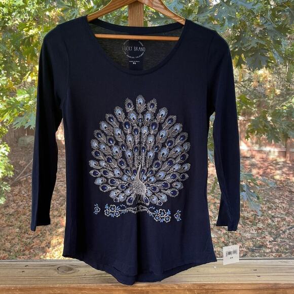 Lucky Brand Women's Navy Blue Peacock Print Lightweight Top Size XS. NEW - Picture 1 of 8